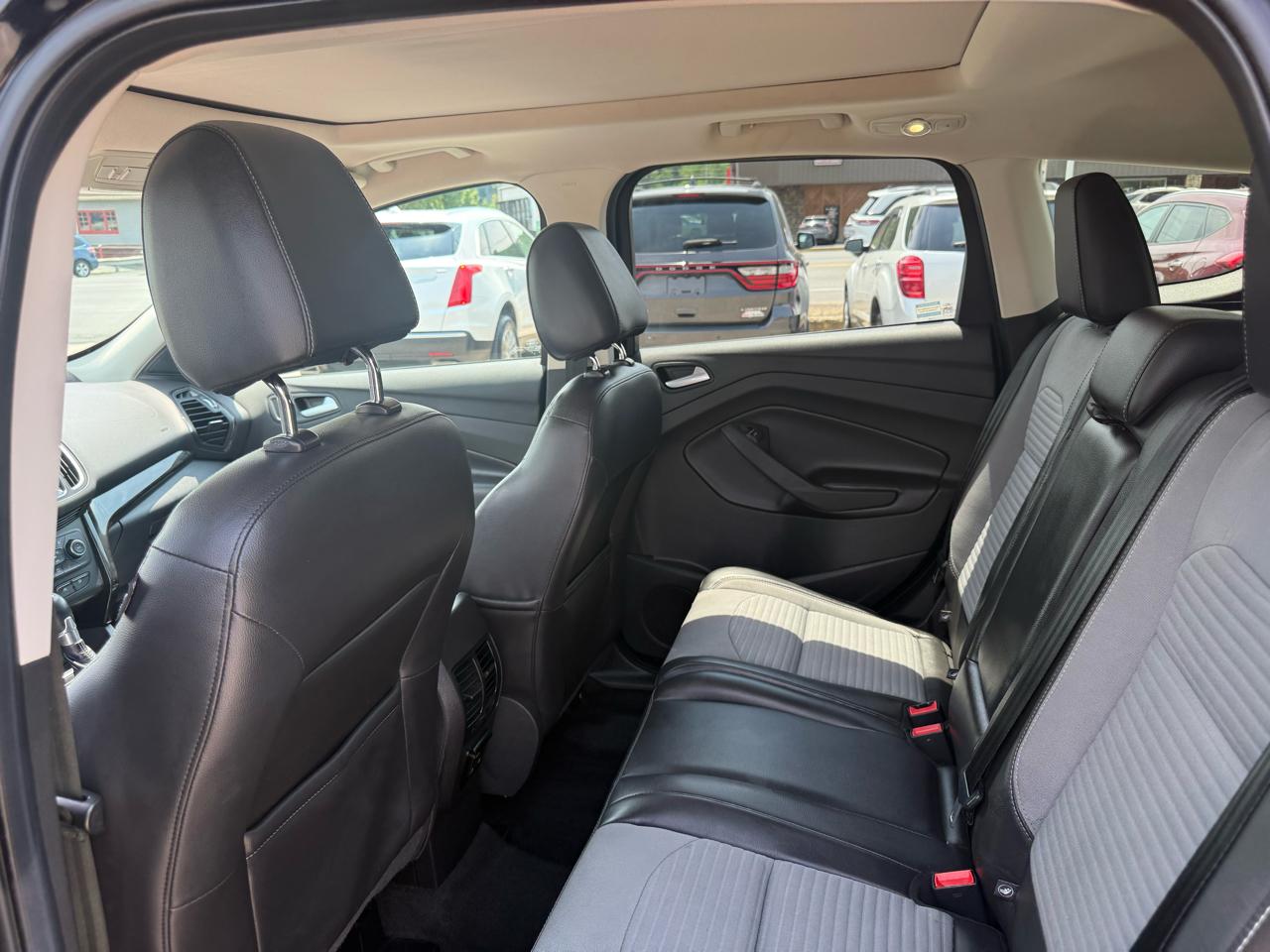 Ford Escape Titanium 4WD 2017