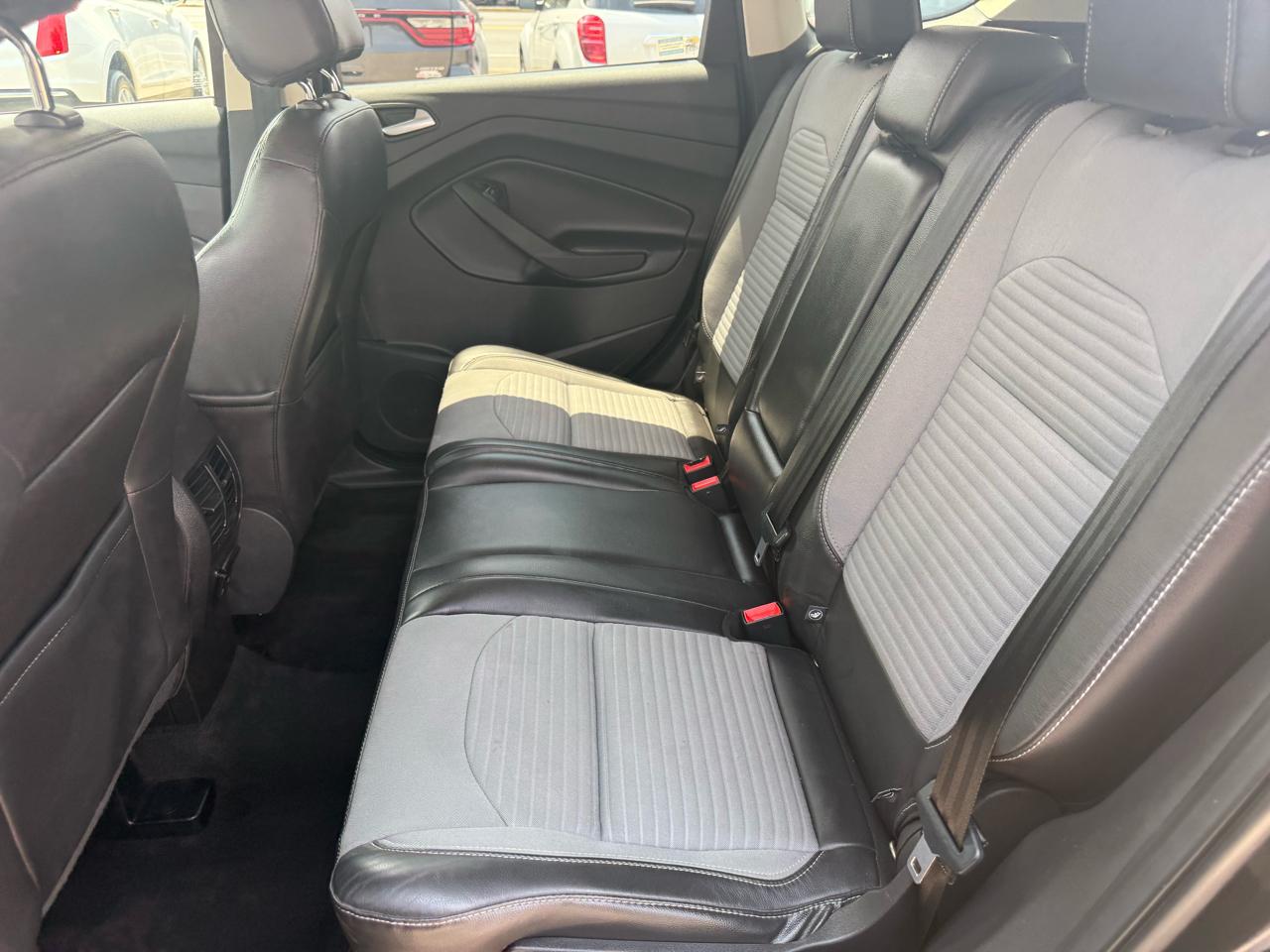 Ford Escape Titanium 4WD 2017