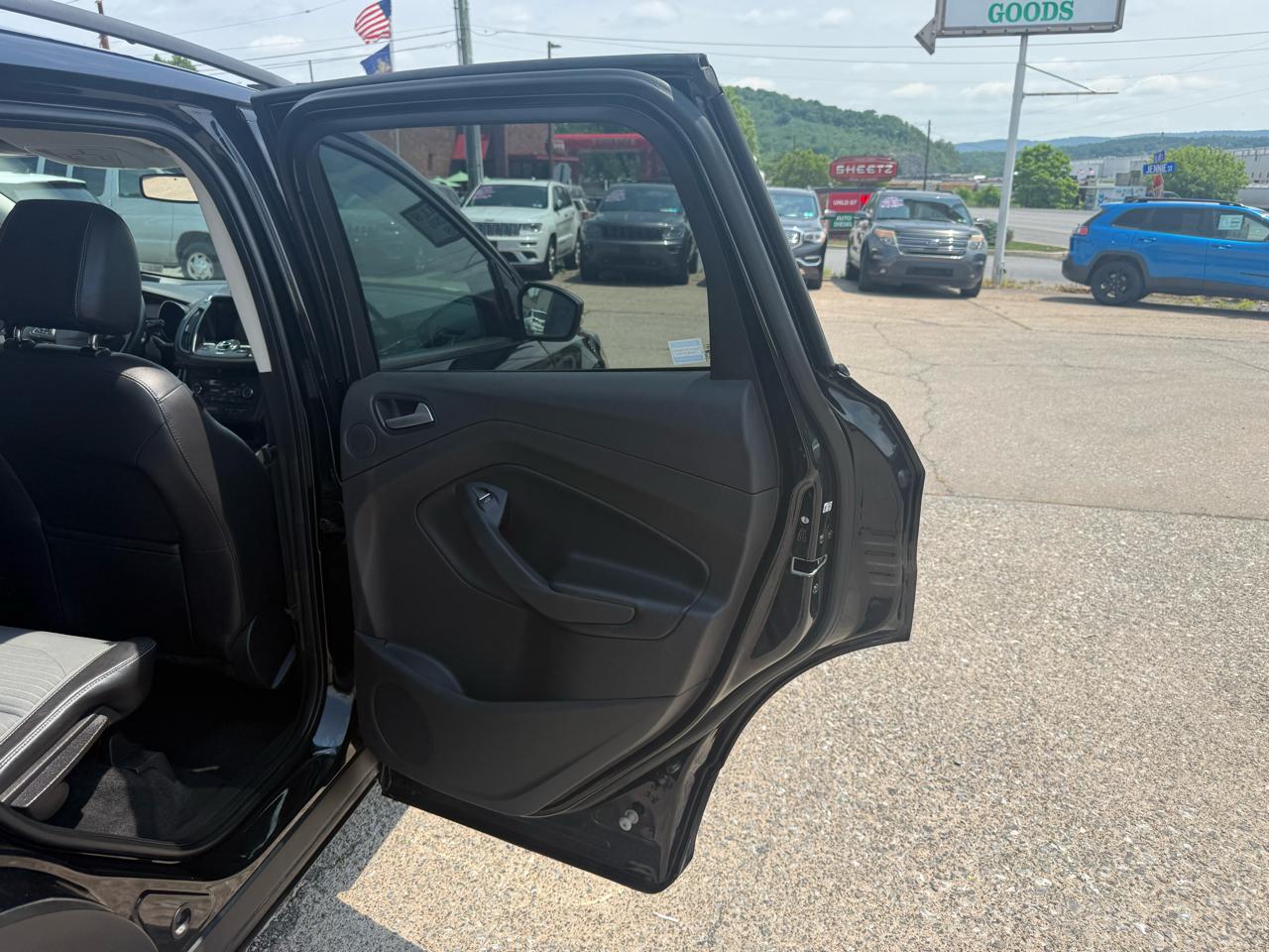 Ford Escape Titanium 4WD 2017