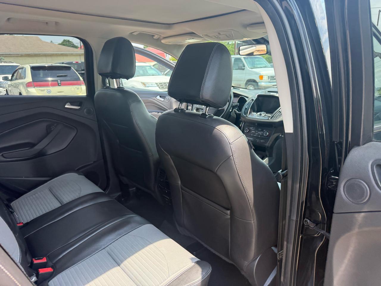Ford Escape Titanium 4WD 2017
