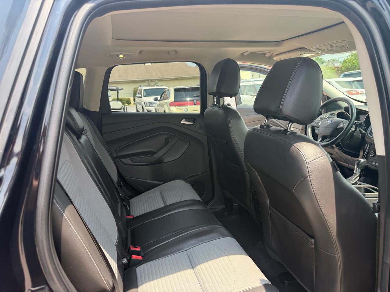 Ford Escape Titanium 4WD 2017