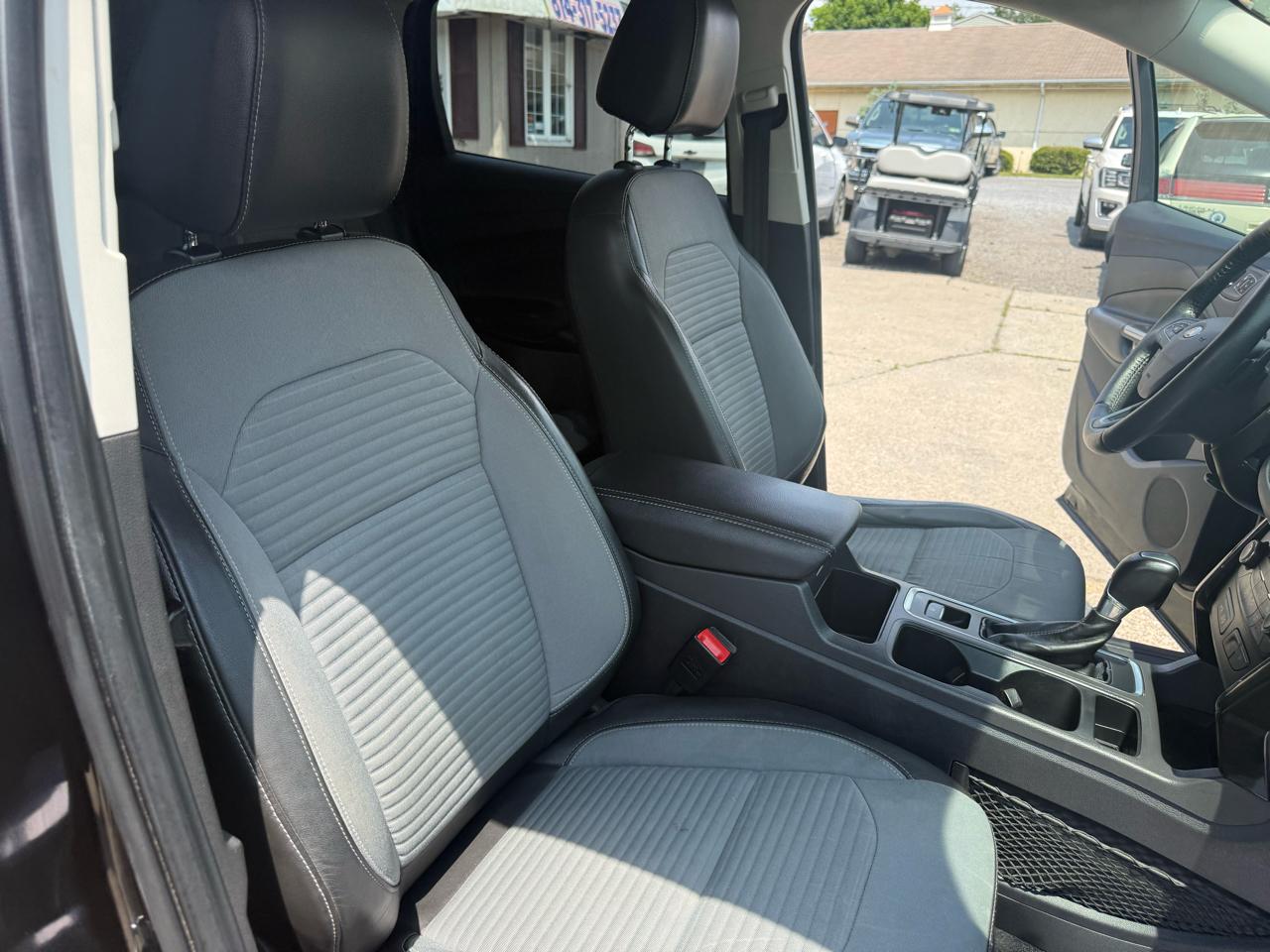Ford Escape Titanium 4WD 2017