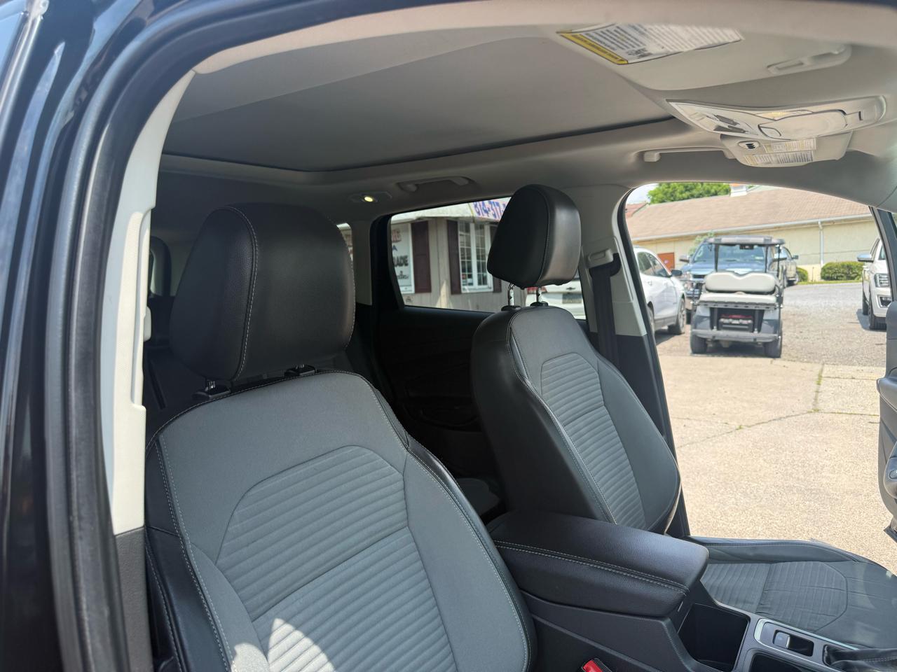 Ford Escape Titanium 4WD 2017