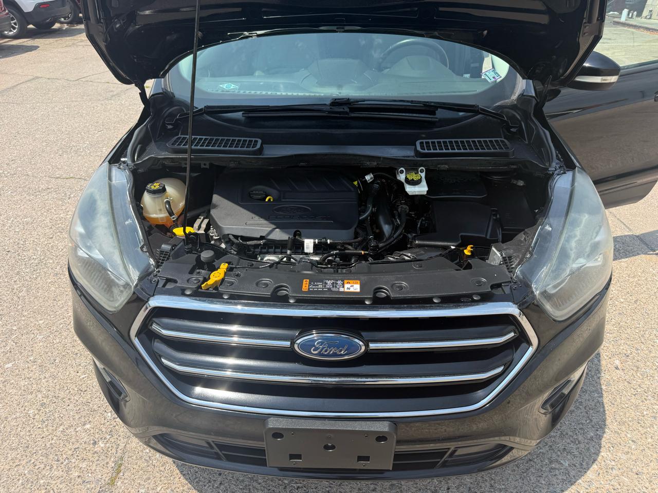 Ford Escape Titanium 4WD 2017