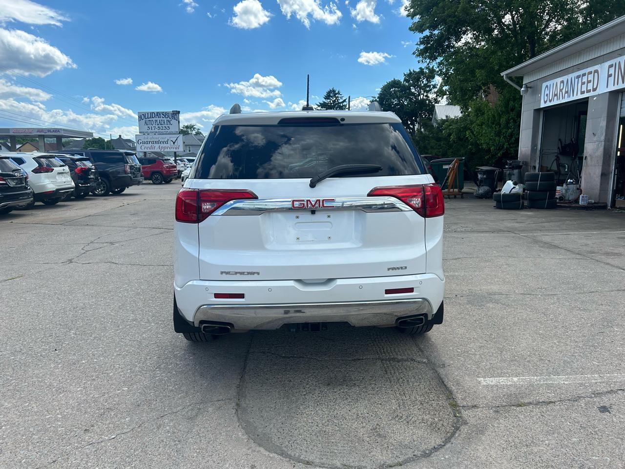 GMC Acadia Denali AWD 2017