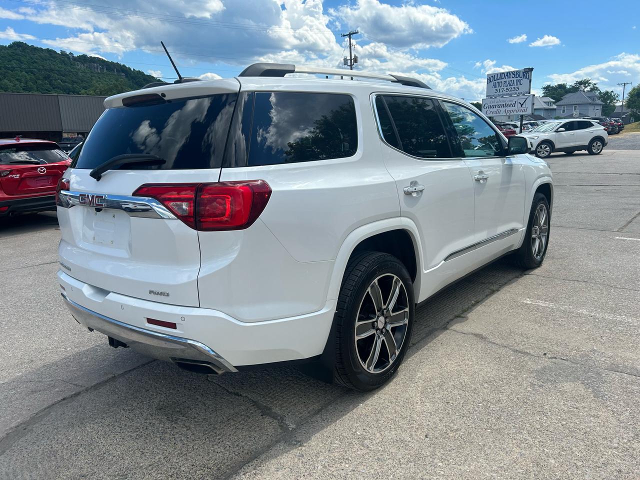 GMC Acadia Denali AWD 2017