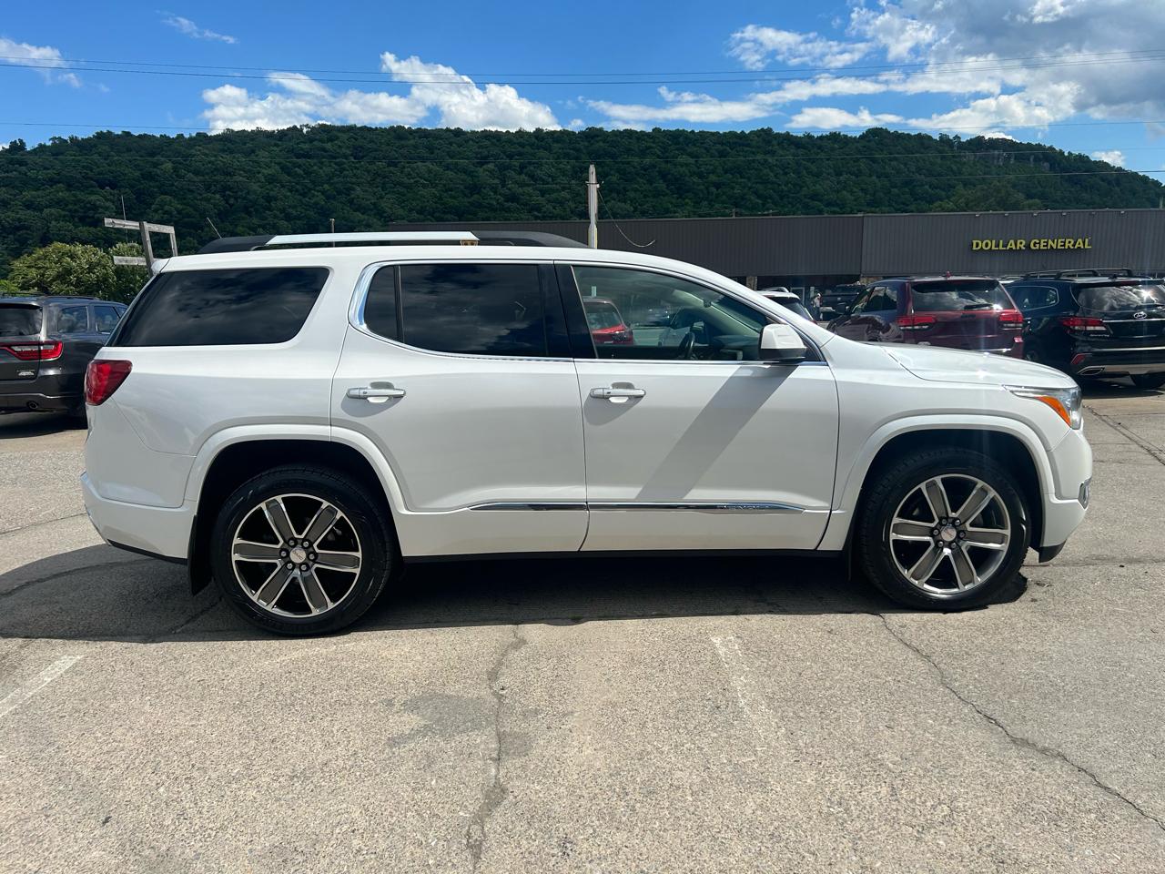GMC Acadia Denali AWD 2017