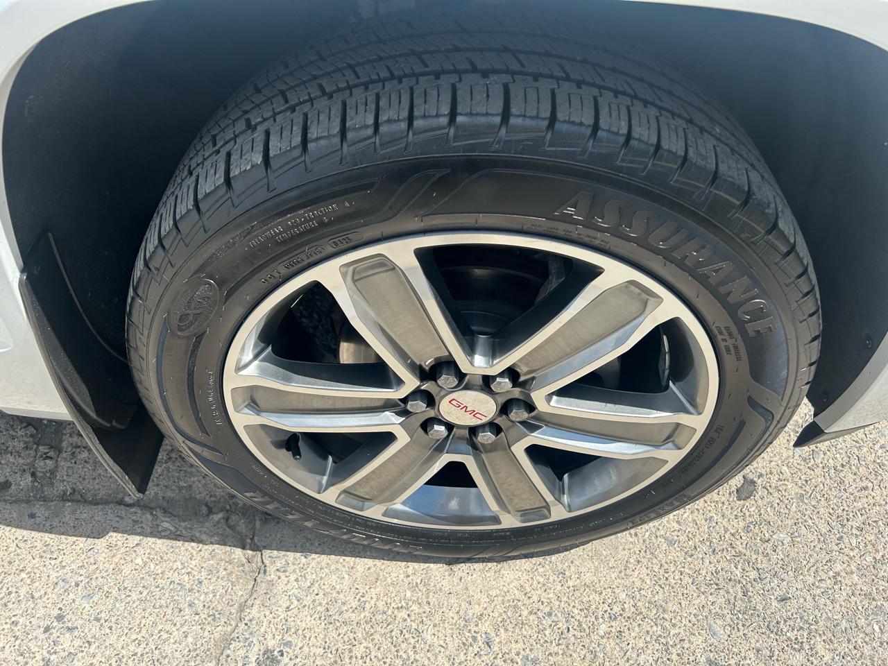 GMC Acadia Denali AWD 2017