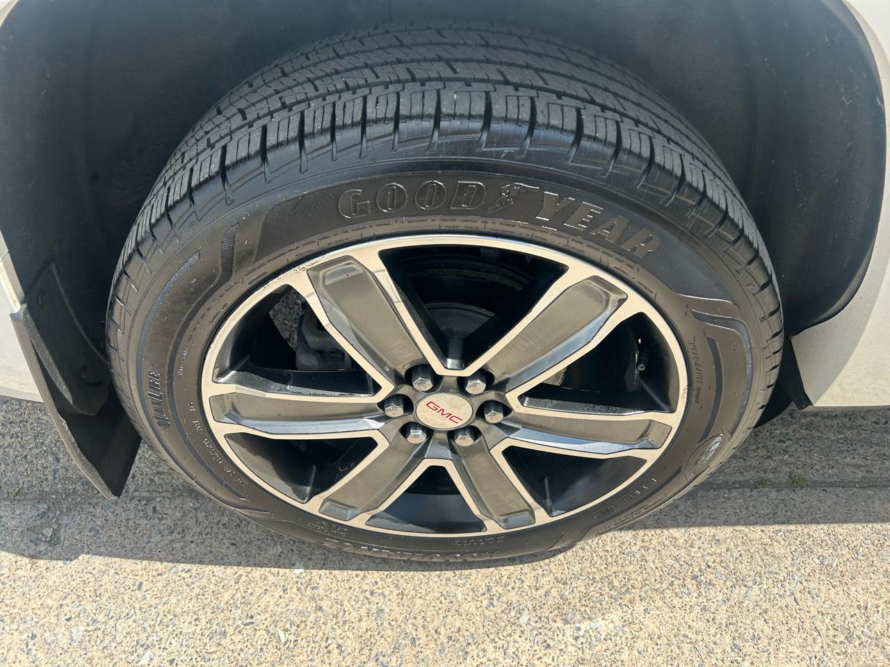 GMC Acadia Denali AWD 2017