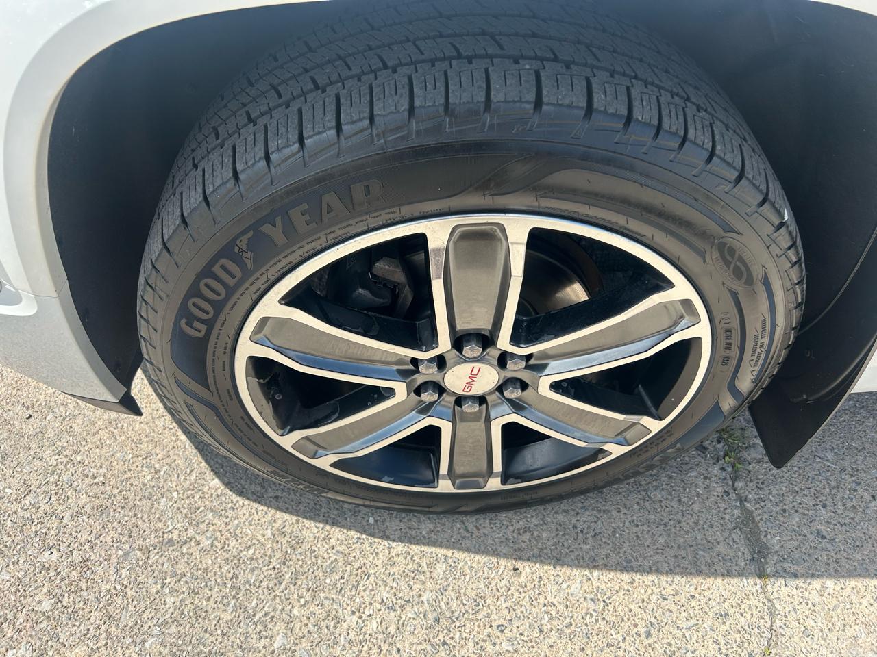 GMC Acadia Denali AWD 2017