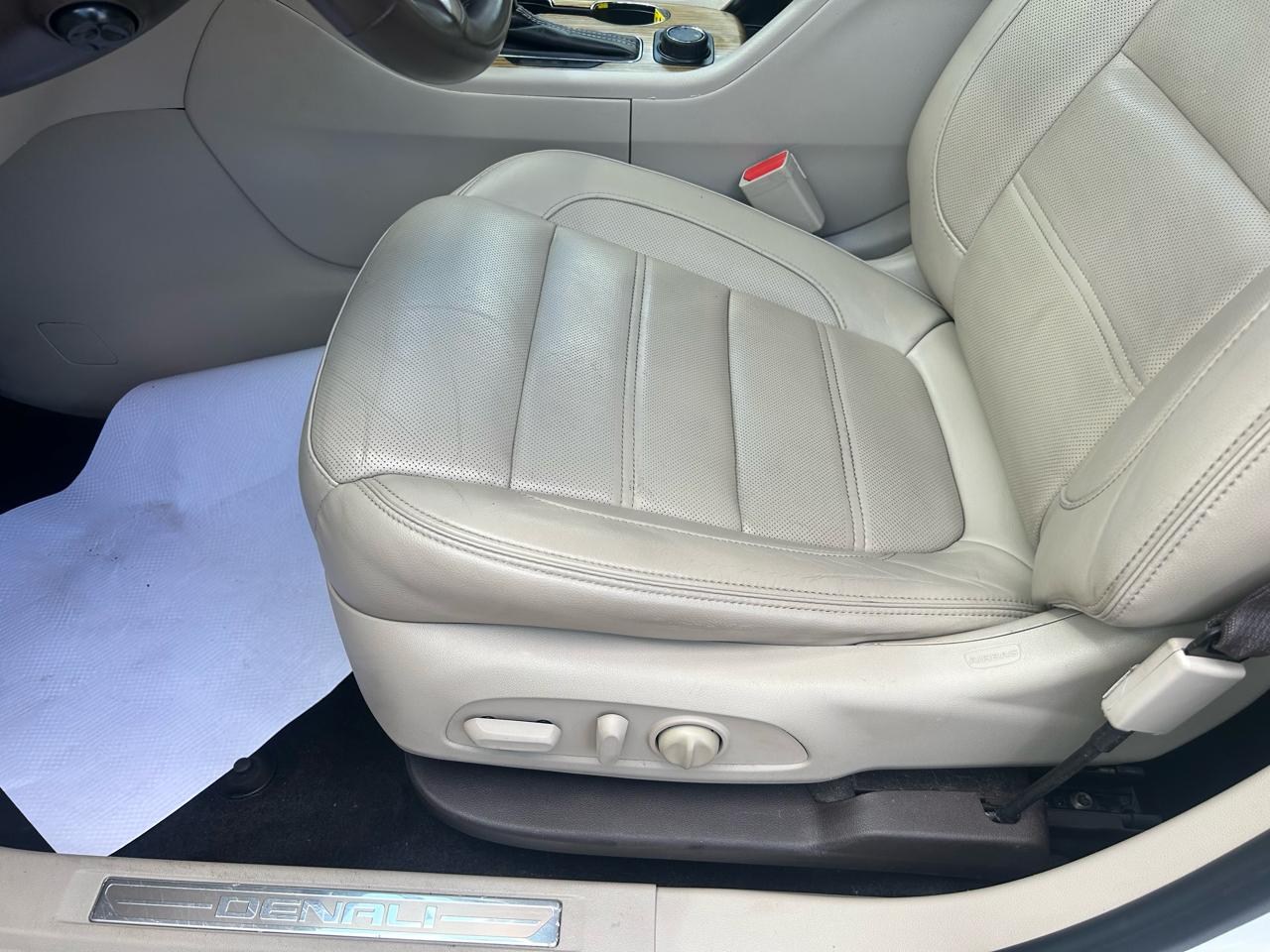 GMC Acadia Denali AWD 2017