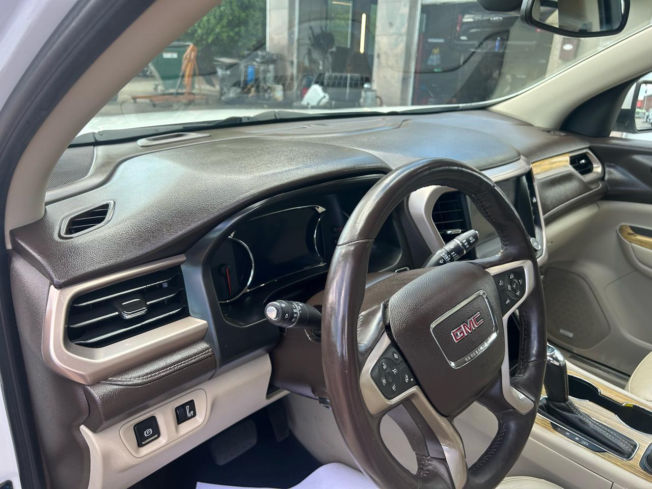 GMC Acadia Denali AWD 2017