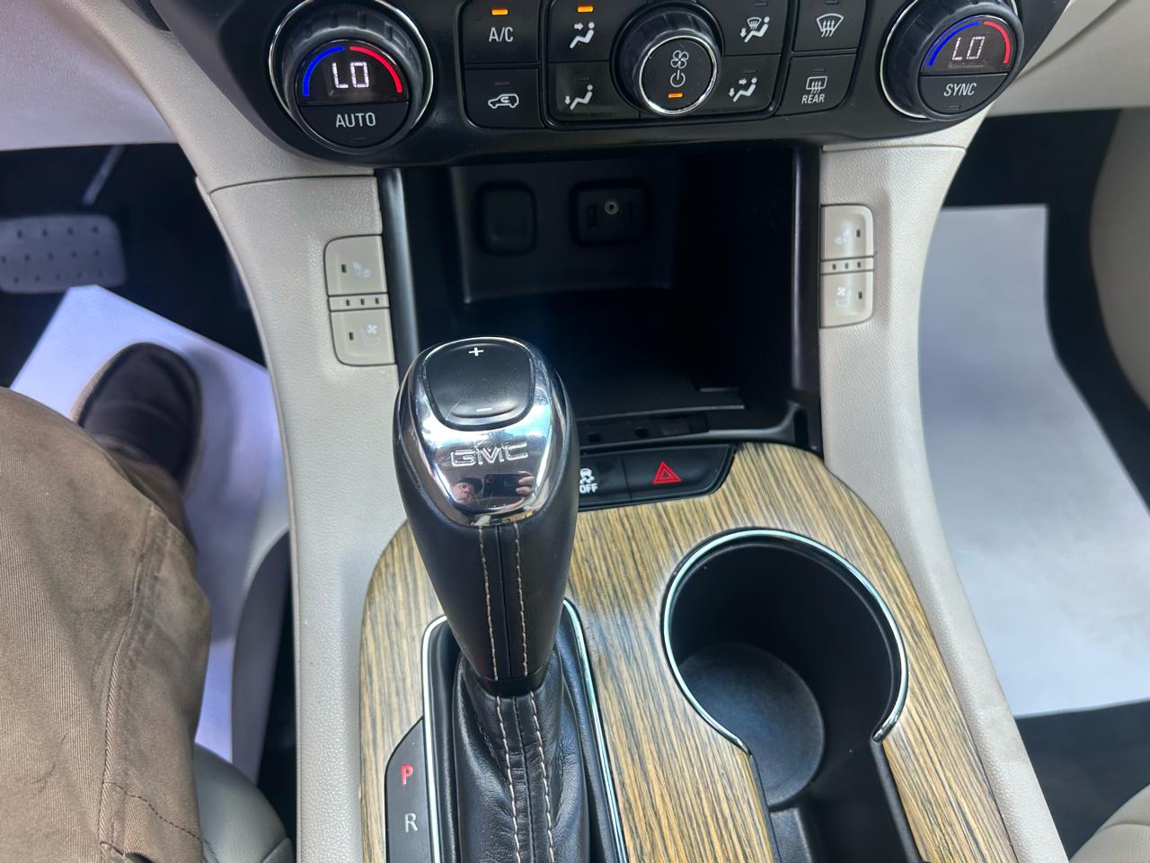 GMC Acadia Denali AWD 2017