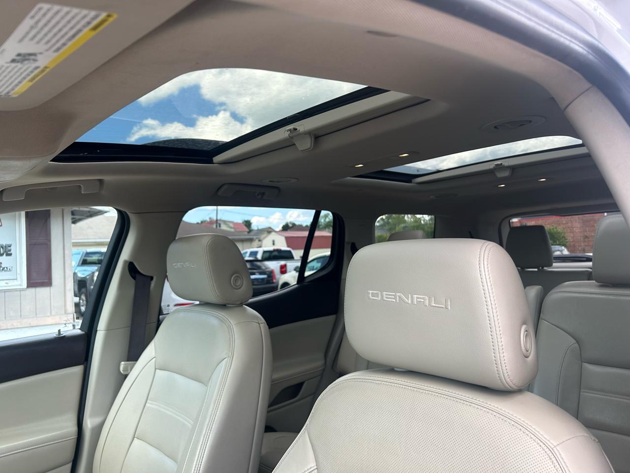 GMC Acadia Denali AWD 2017