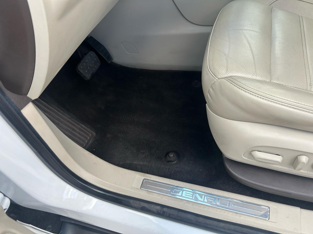 GMC Acadia Denali AWD 2017