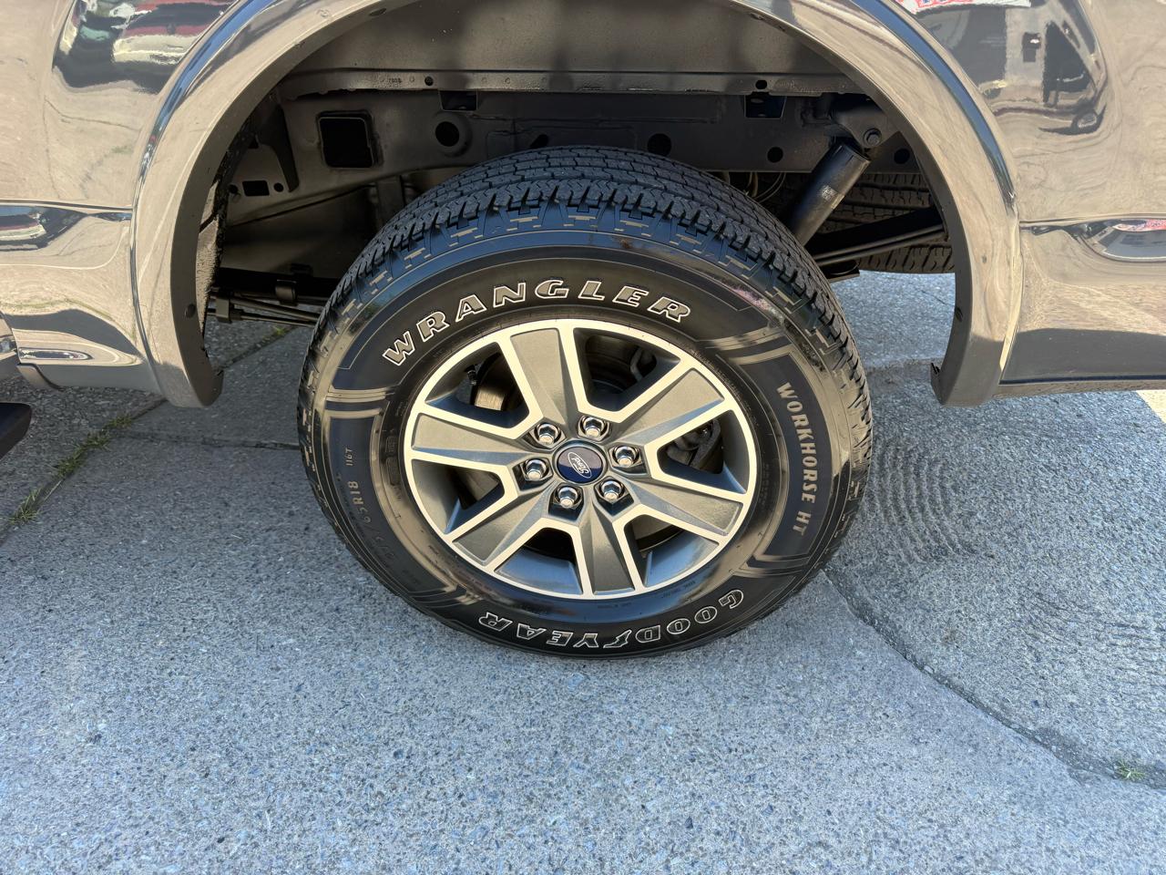 Ford F-150 XLT SuperCrew 5.5-ft. Bed 4WD 2016