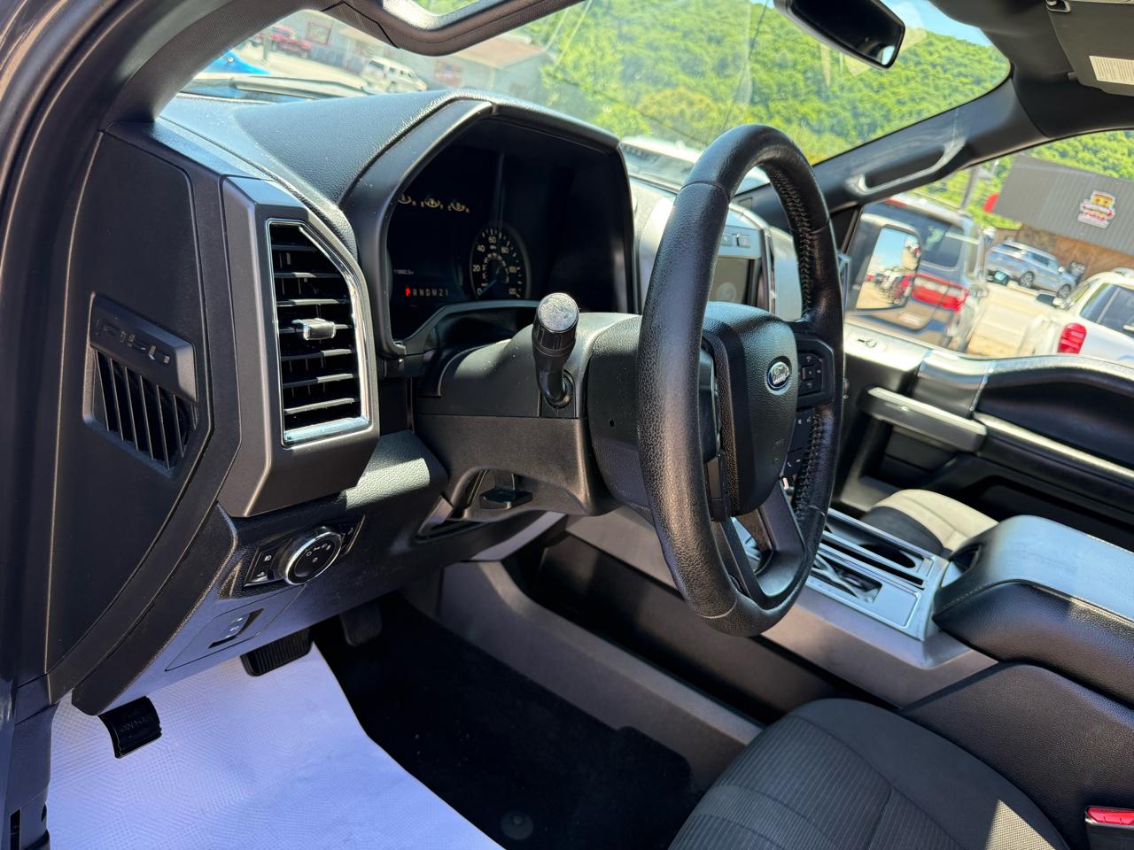 Ford F-150 XLT SuperCrew 5.5-ft. Bed 4WD 2016