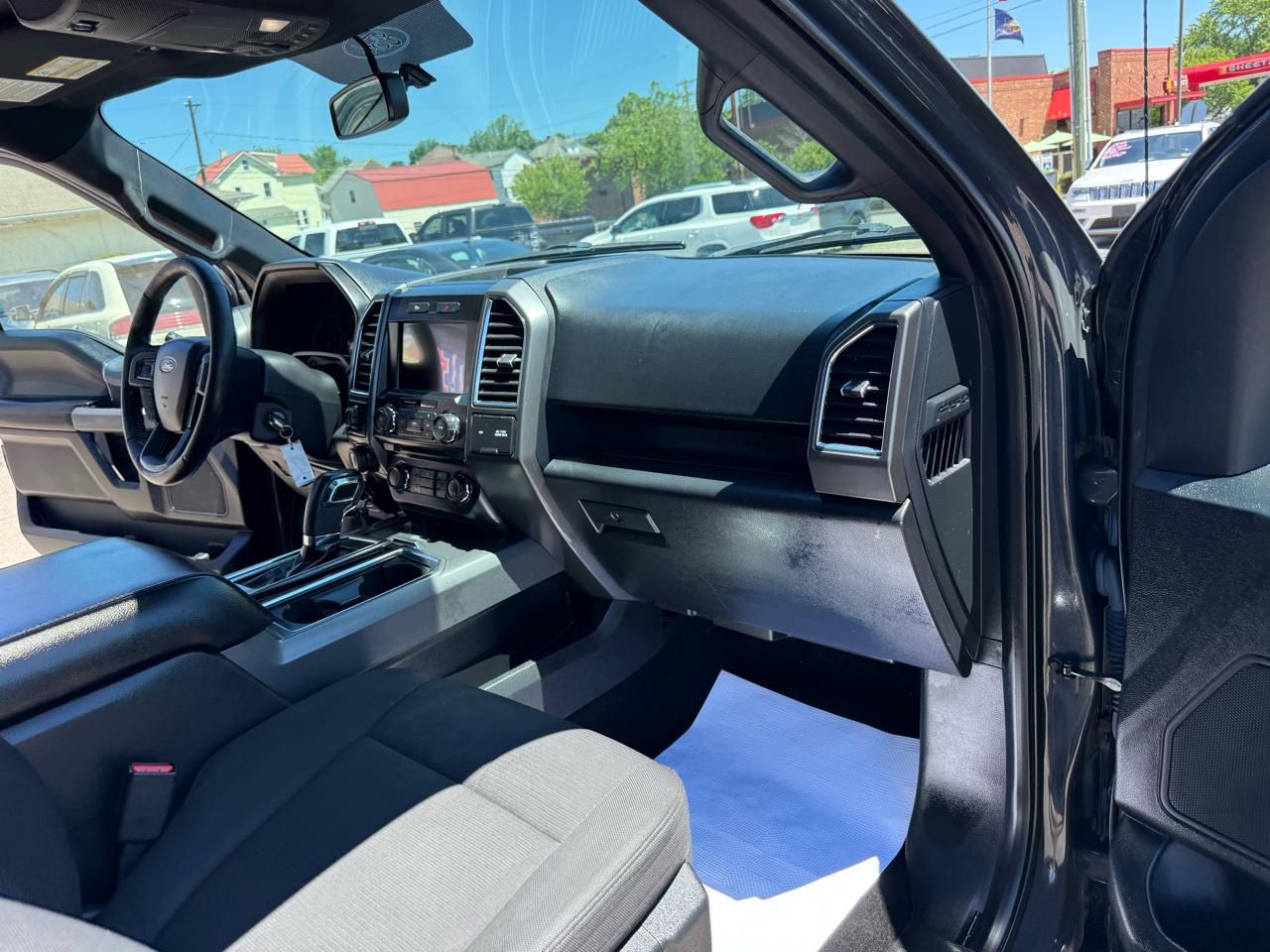 Ford F-150 XLT SuperCrew 5.5-ft. Bed 4WD 2016