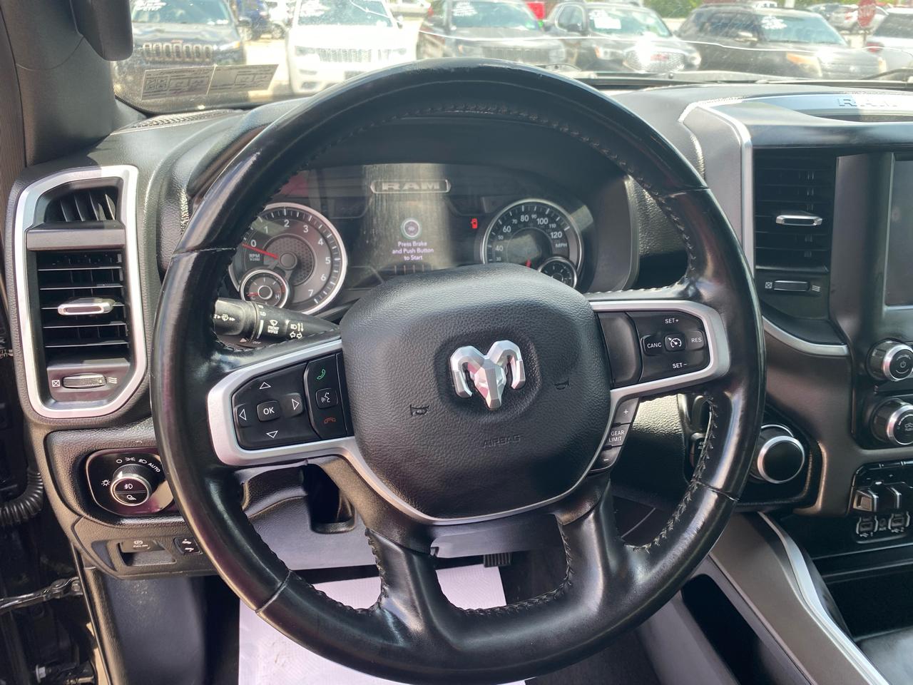 RAM 1500 Big Horn 4x4 Quad Cab 6'4" Box 2022