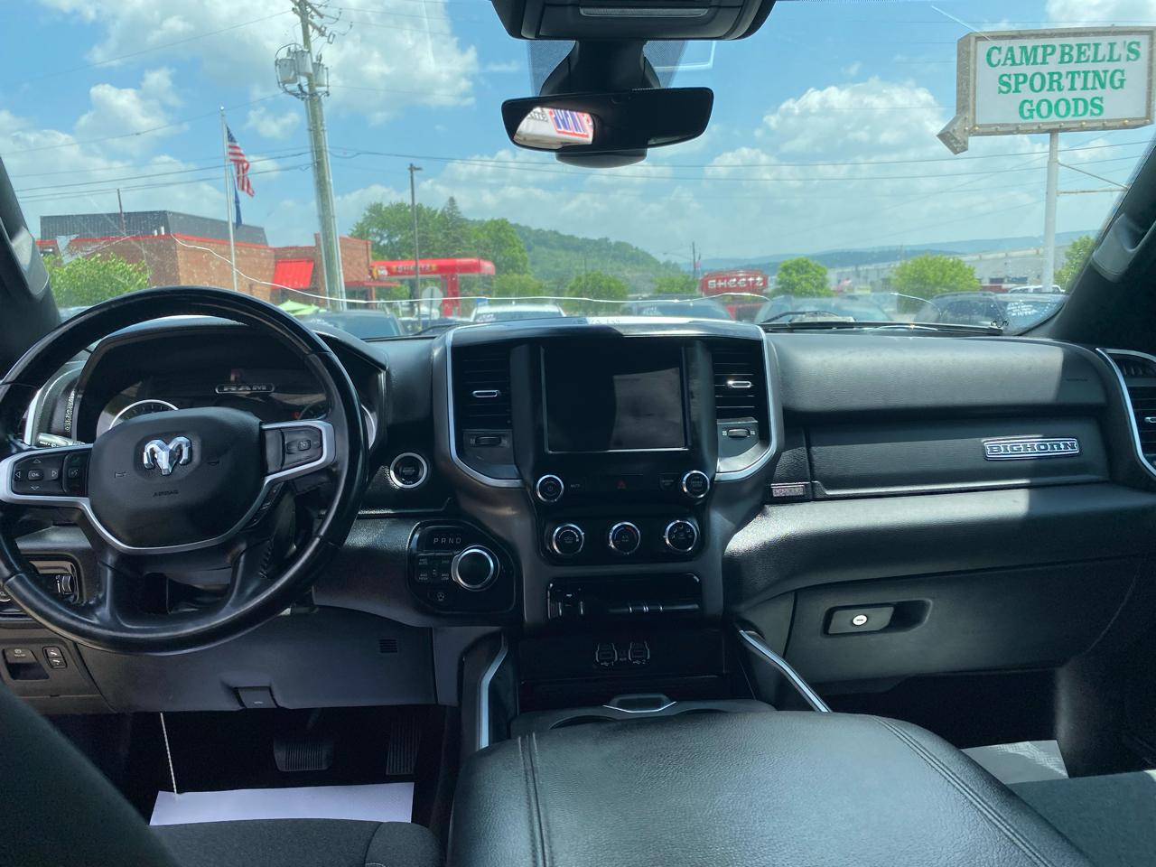 RAM 1500 Big Horn 4x4 Quad Cab 6'4" Box 2022