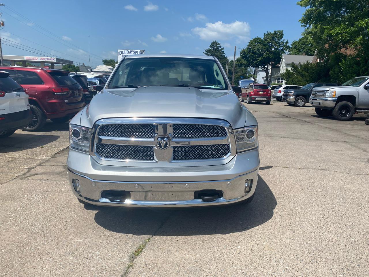 RAM 1500 Longhorn 4x4 Crew Cab 5'7" Box 2017