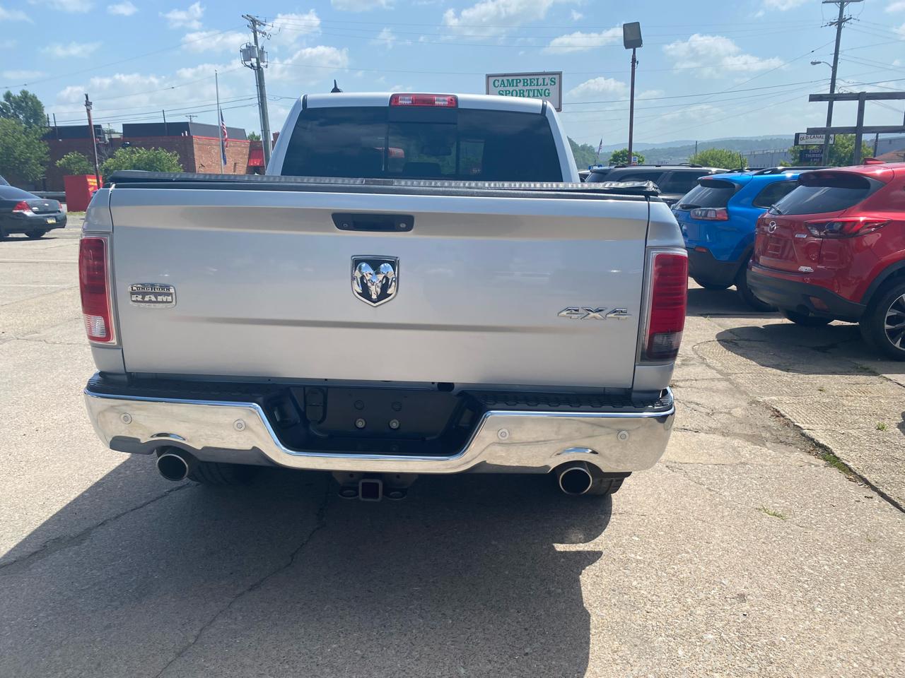 RAM 1500 Longhorn 4x4 Crew Cab 5'7" Box 2017