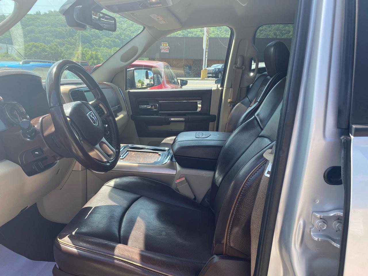 RAM 1500 Longhorn 4x4 Crew Cab 5'7" Box 2017