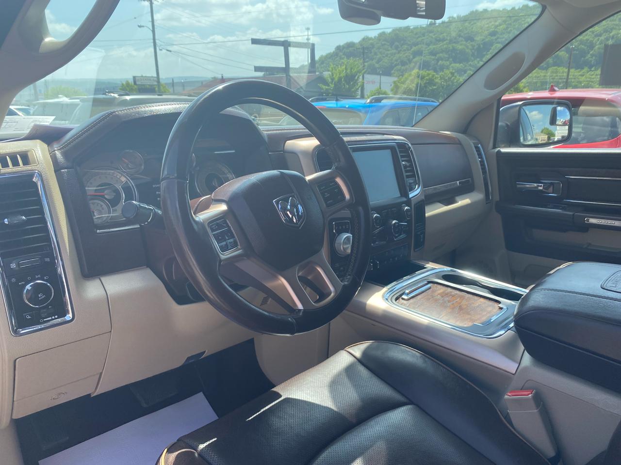 RAM 1500 Longhorn 4x4 Crew Cab 5'7" Box 2017