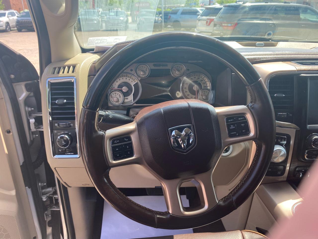 RAM 1500 Longhorn 4x4 Crew Cab 5'7" Box 2017
