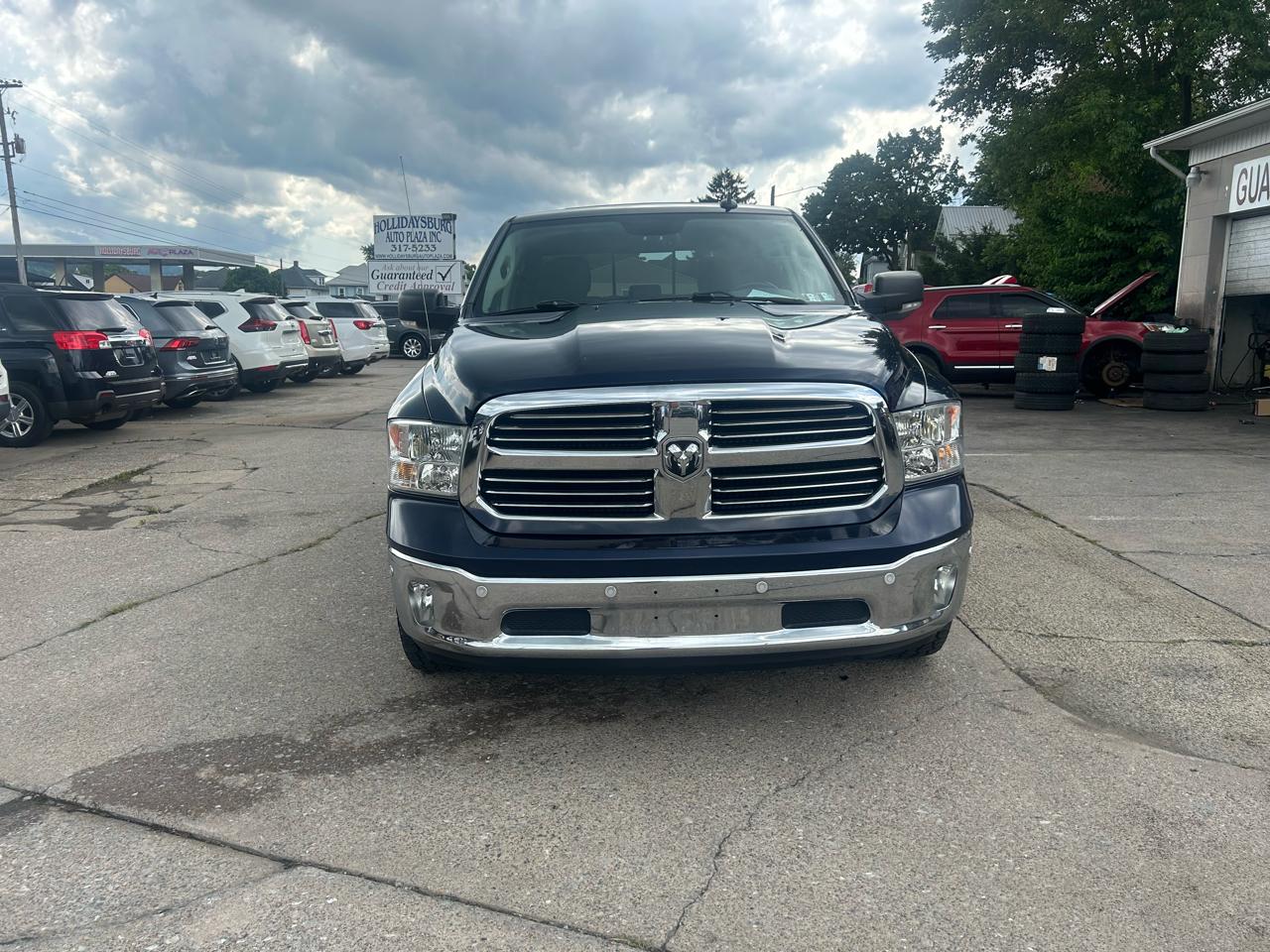 RAM 1500 Big Horn 4x4 Crew Cab 5'7" Box 2017