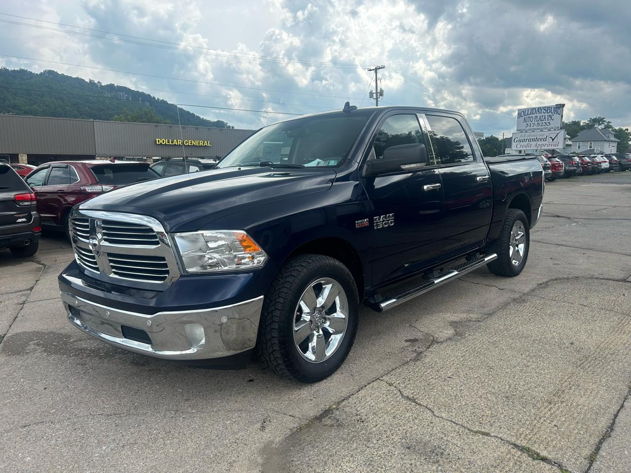 RAM 1500 Big Horn 4x4 Crew Cab 5'7" Box 2017