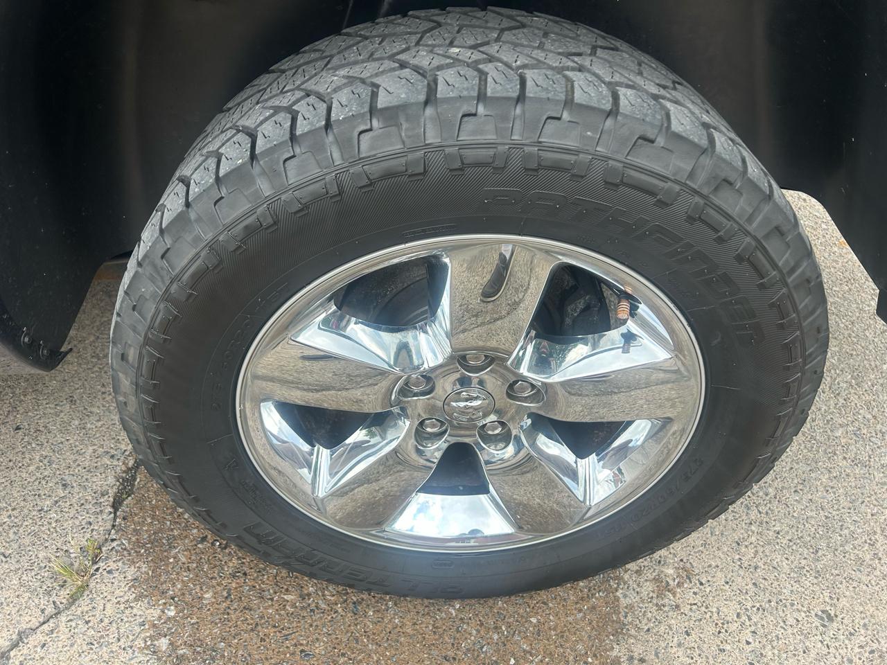 RAM 1500 Big Horn 4x4 Crew Cab 5'7" Box 2017