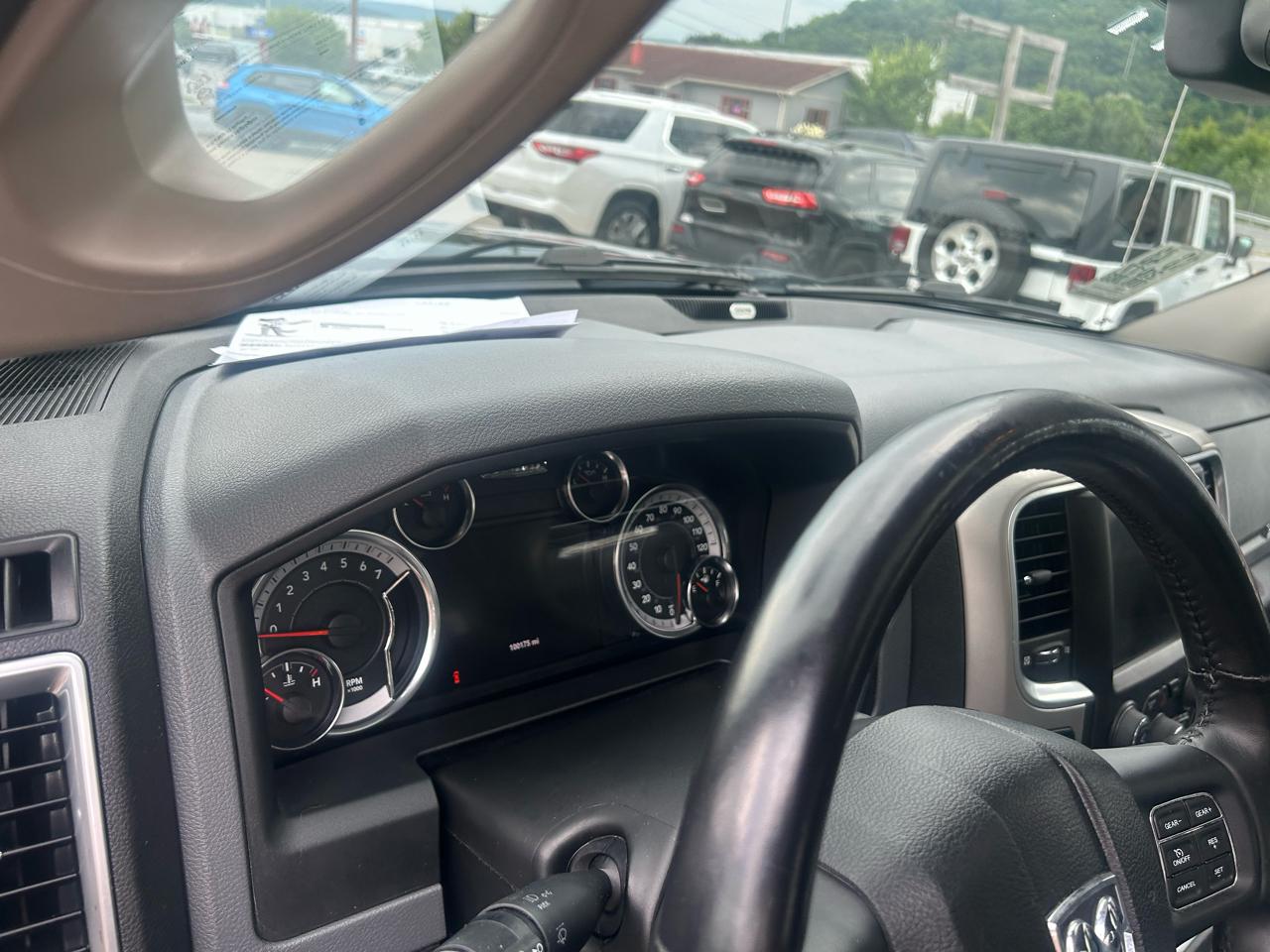 RAM 1500 Big Horn 4x4 Crew Cab 5'7" Box 2017