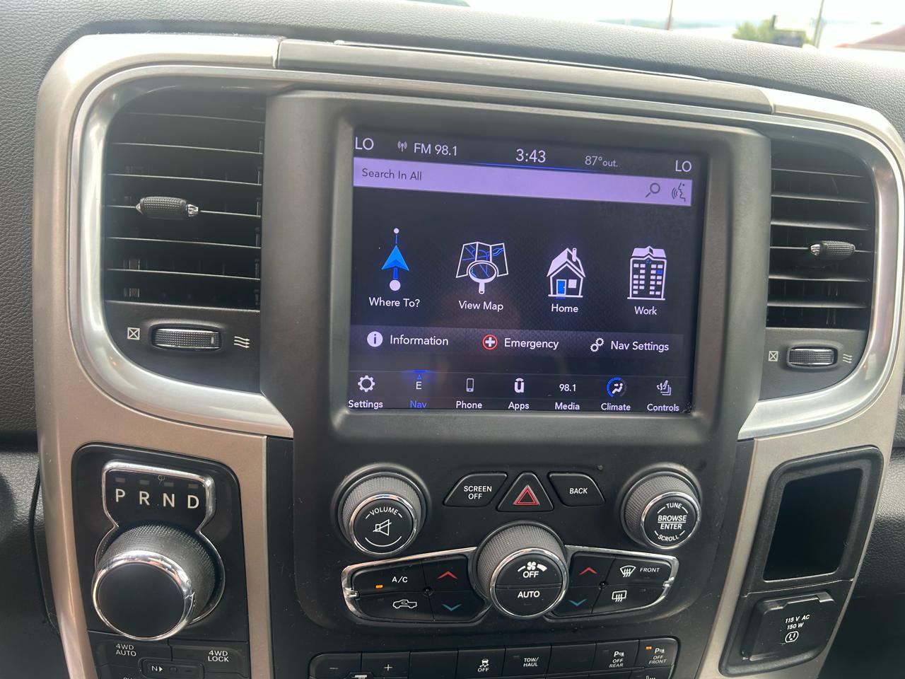 RAM 1500 Big Horn 4x4 Crew Cab 5'7" Box 2017