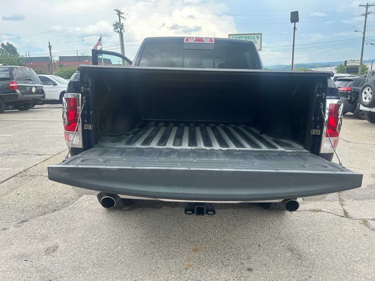 RAM 1500 Big Horn 4x4 Crew Cab 5'7" Box 2017