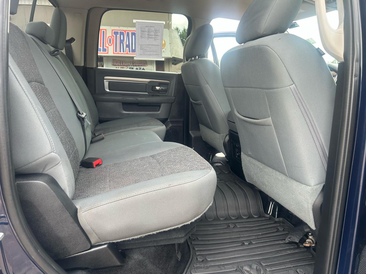 RAM 1500 Big Horn 4x4 Crew Cab 5'7" Box 2017