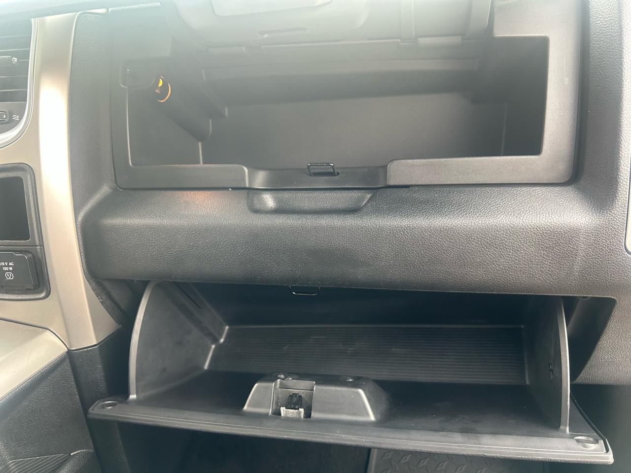 RAM 1500 Big Horn 4x4 Crew Cab 5'7" Box 2017