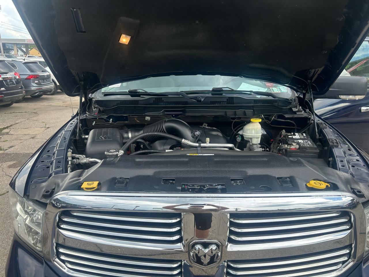 RAM 1500 Big Horn 4x4 Crew Cab 5'7" Box 2017