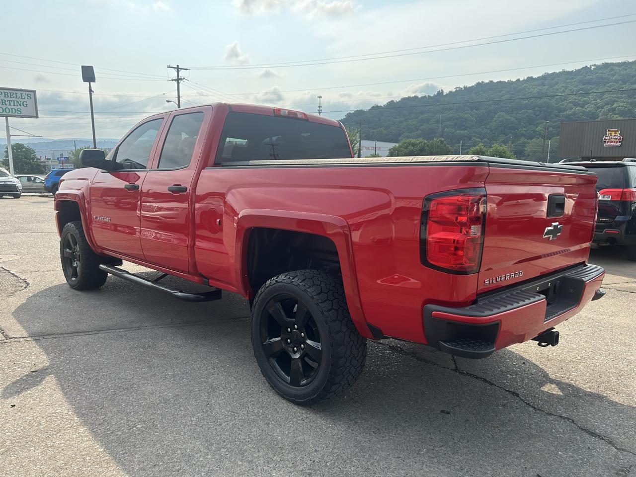 Chevrolet Silverado 1500 4WD Double Cab 143.5" Custom 2016