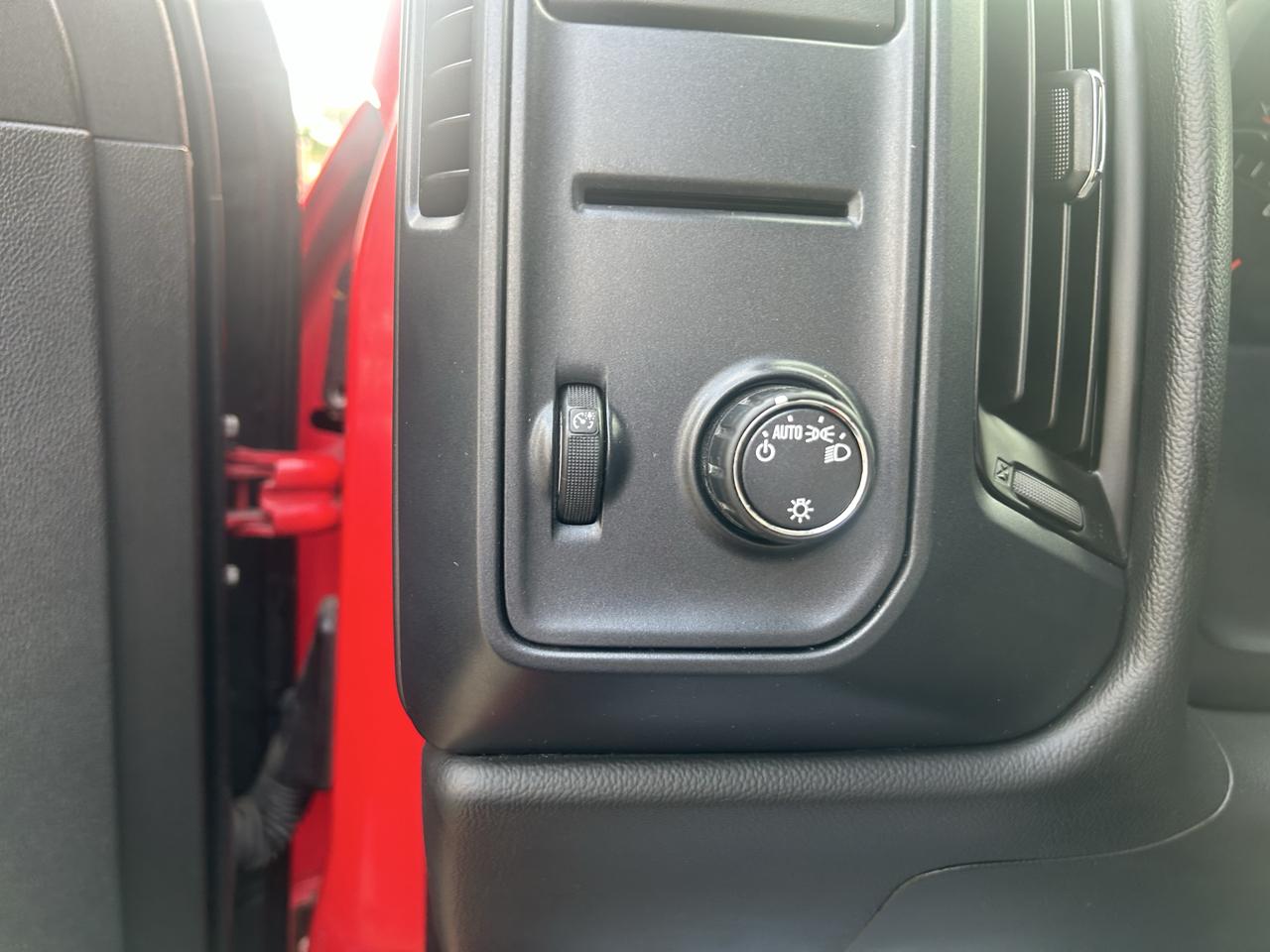 Chevrolet Silverado 1500 4WD Double Cab 143.5" Custom 2016