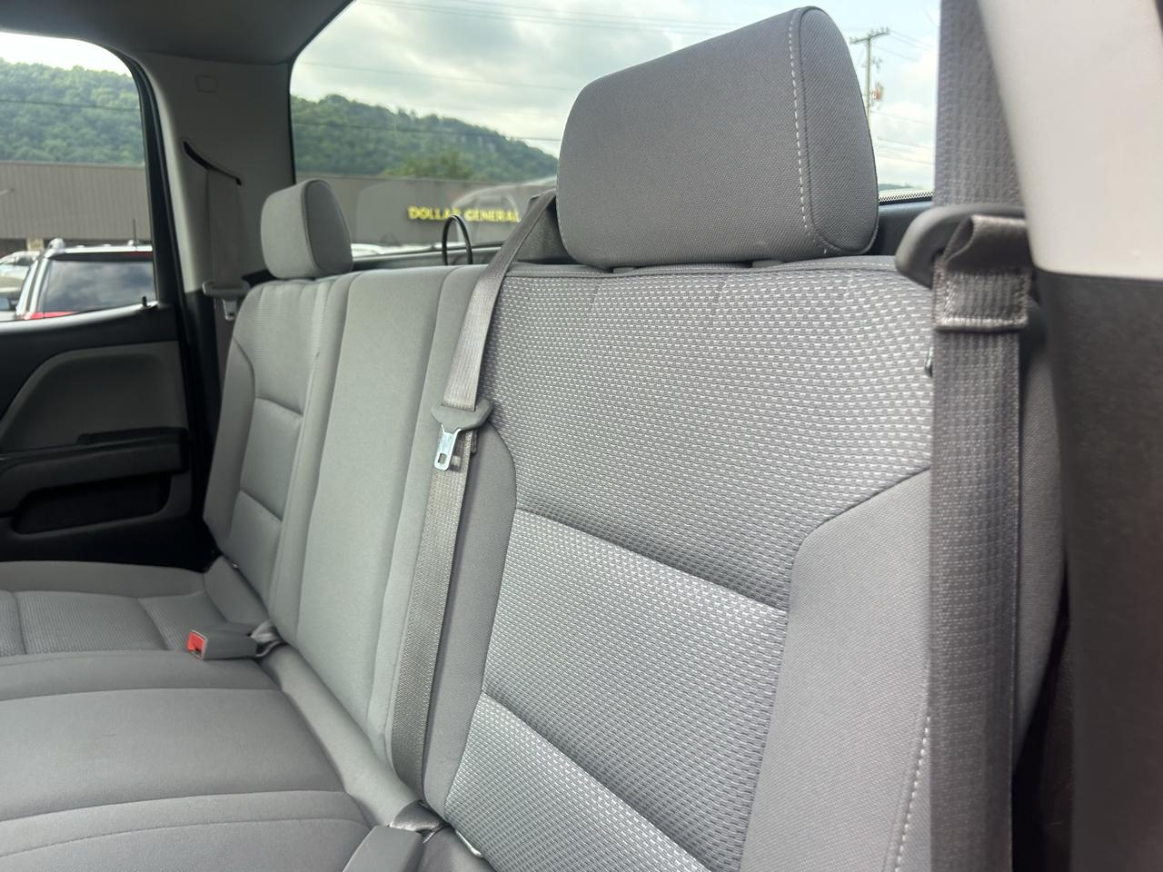 Chevrolet Silverado 1500 4WD Double Cab 143.5" Custom 2016