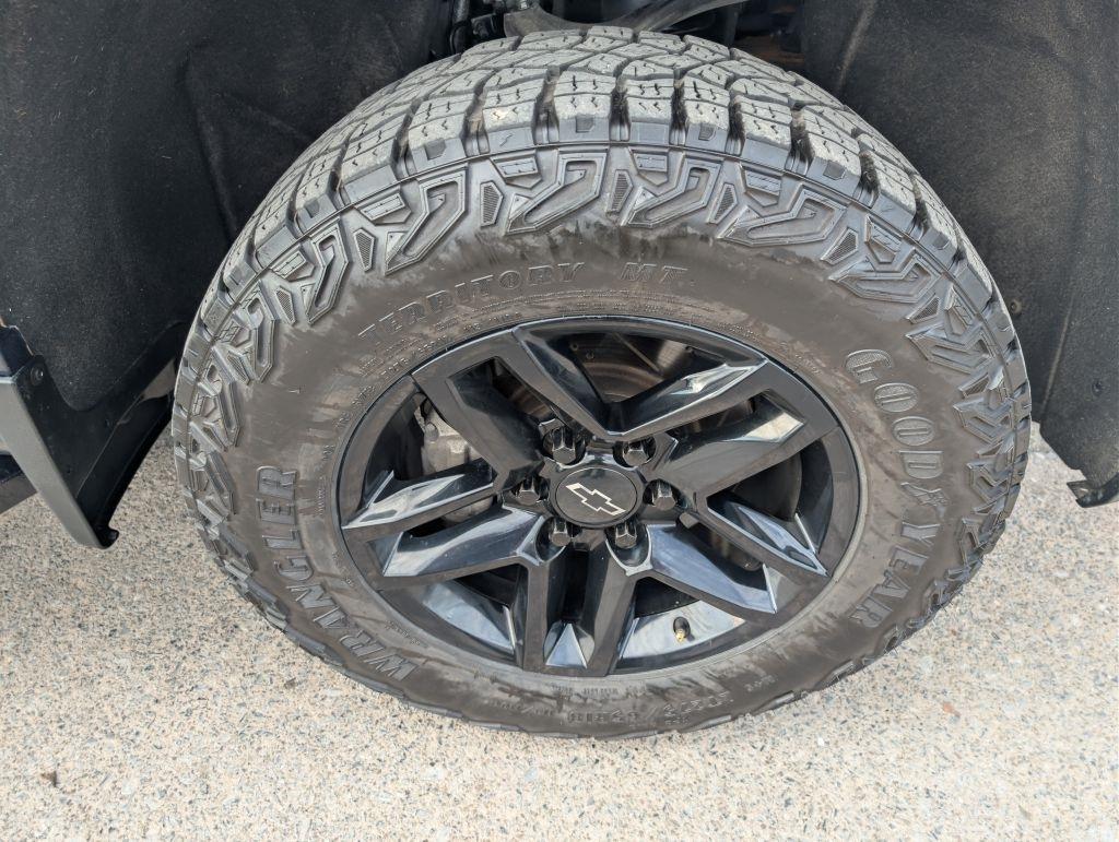 GMC Sierra 1500 4WD Crew Cab 143.5" SLT 2017