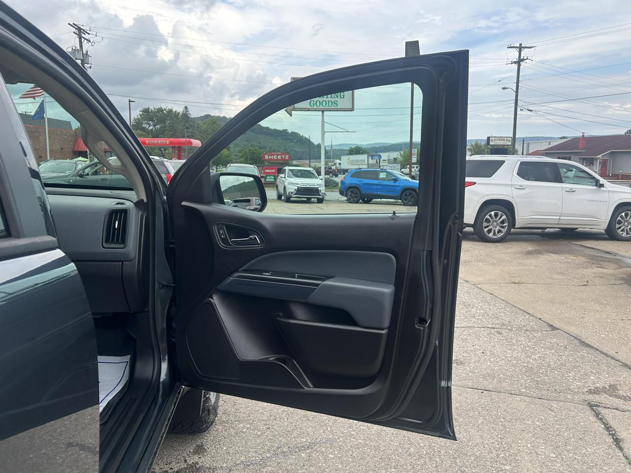 Chevrolet Colorado 4WD Crew Cab 128.3" Z71 2017