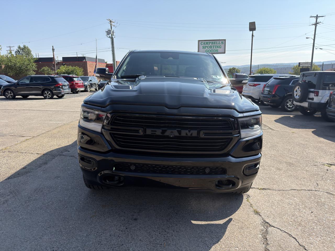 RAM 1500 Laramie 4x4 Crew Cab 6'4" Box 2019