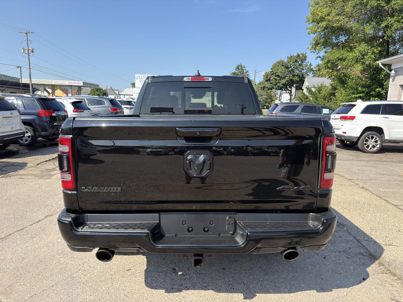 RAM 1500 Laramie 4x4 Crew Cab 6'4" Box 2019