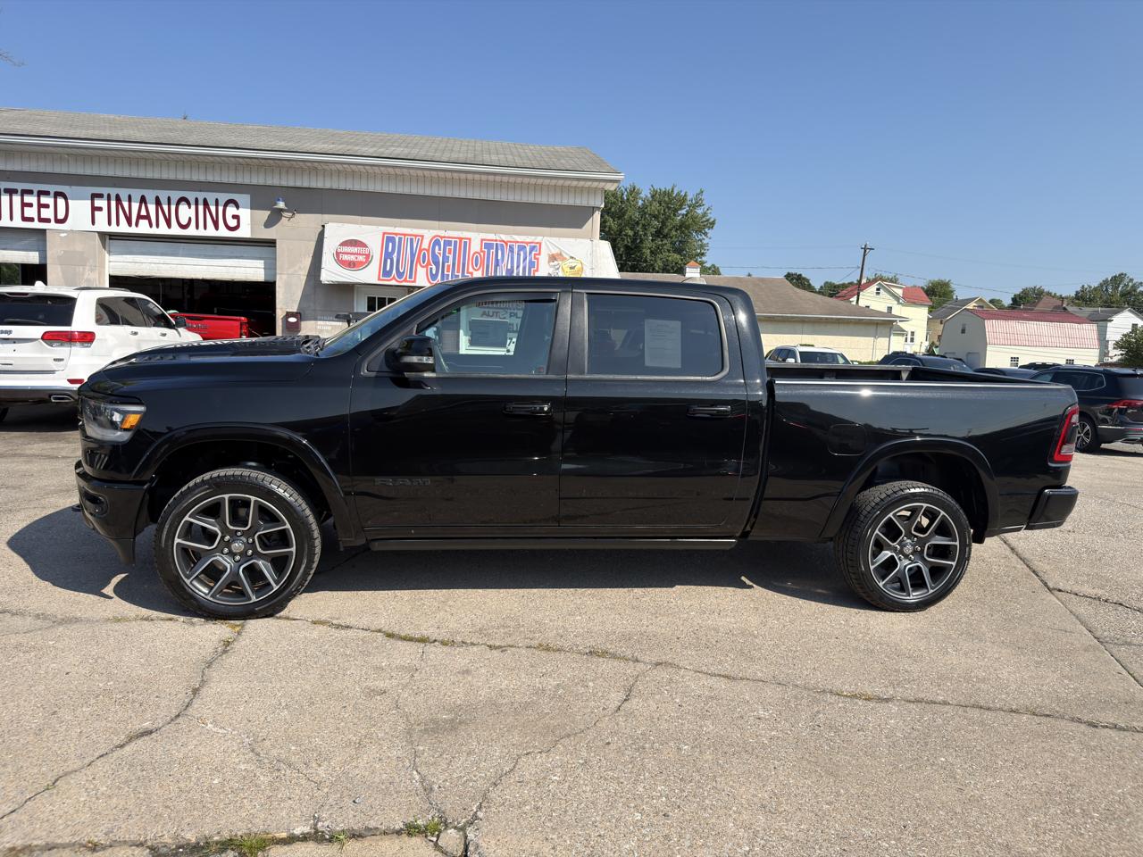 RAM 1500 Laramie 4x4 Crew Cab 6'4" Box 2019