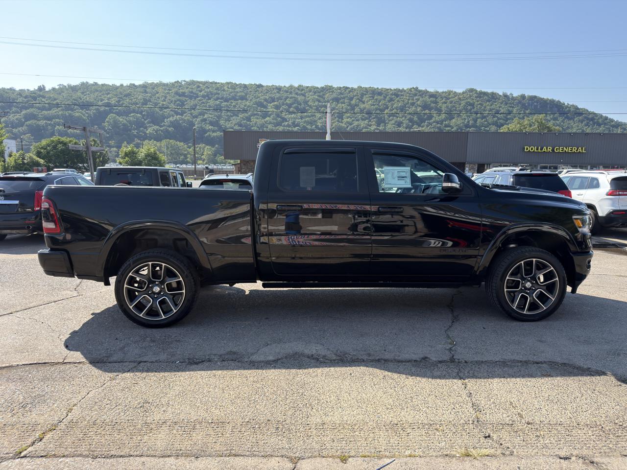 RAM 1500 Laramie 4x4 Crew Cab 6'4" Box 2019