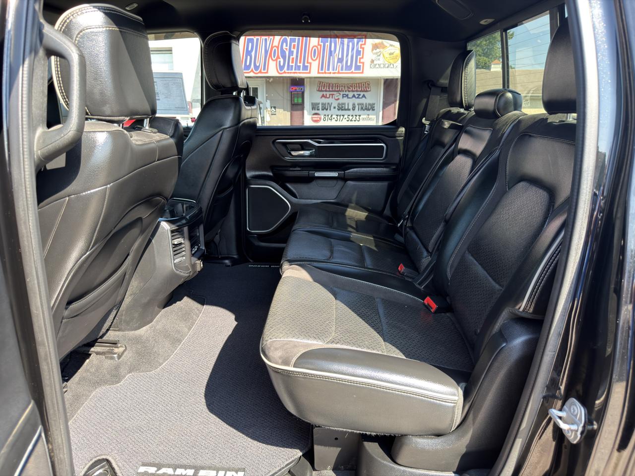 RAM 1500 Laramie 4x4 Crew Cab 6'4" Box 2019