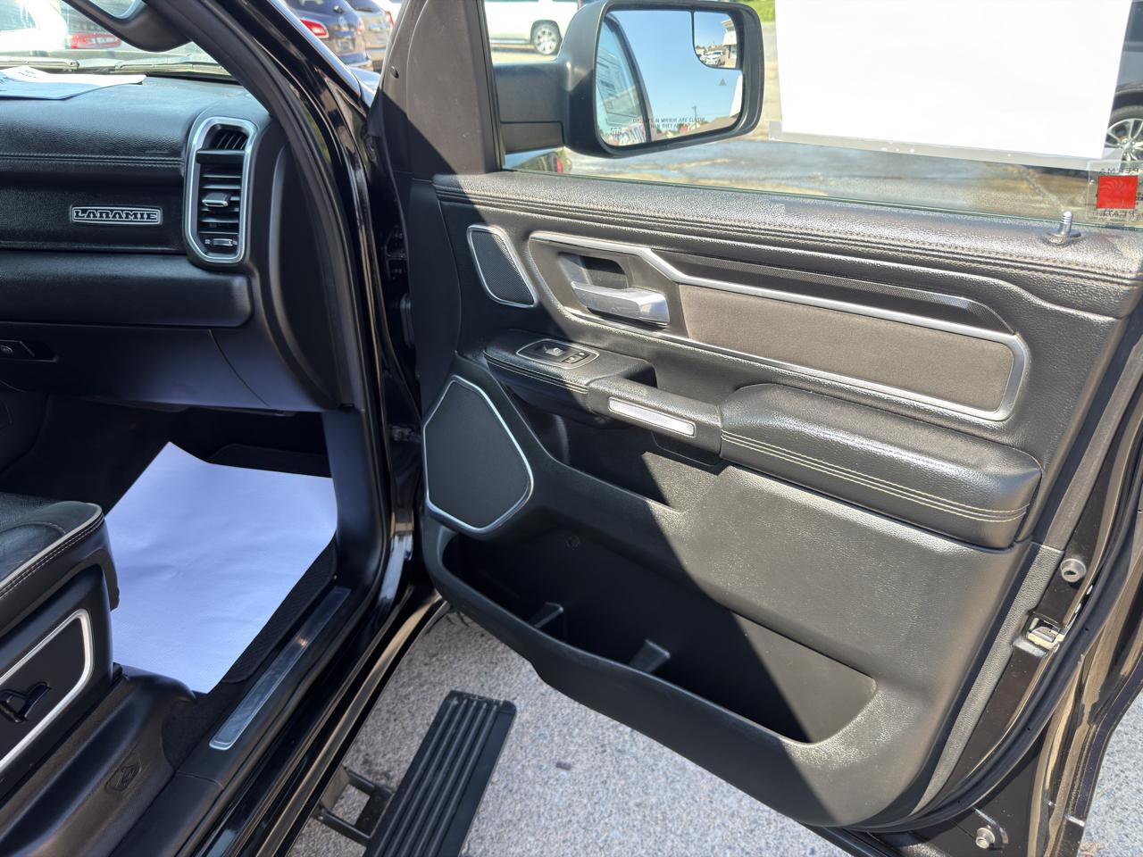 RAM 1500 Laramie 4x4 Crew Cab 6'4" Box 2019