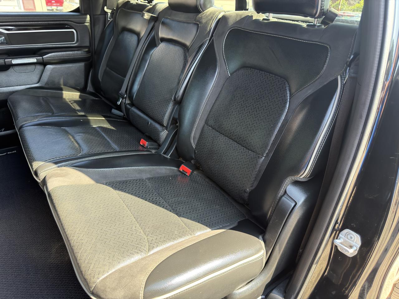 RAM 1500 Laramie 4x4 Crew Cab 6'4" Box 2019